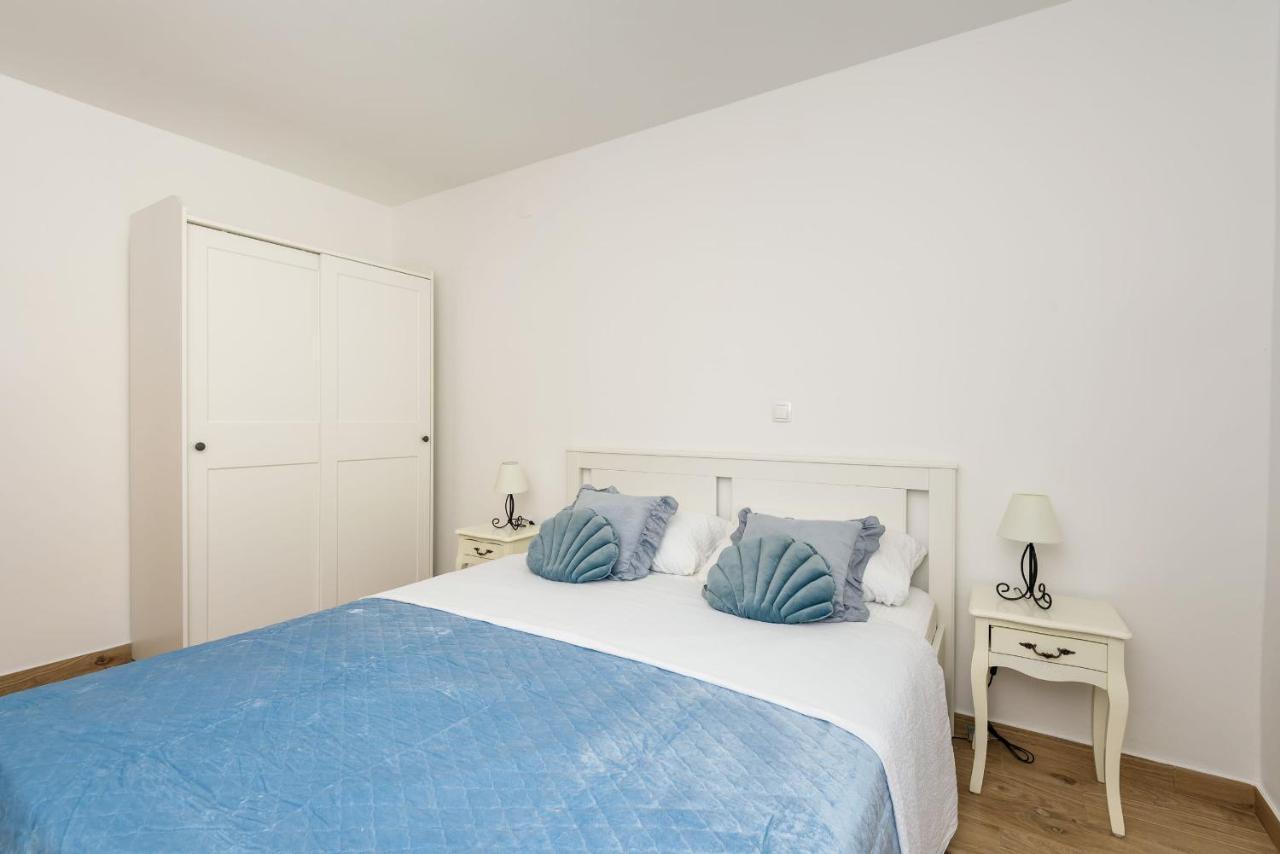 Apartments Morska Vila Komarna Extérieur photo
