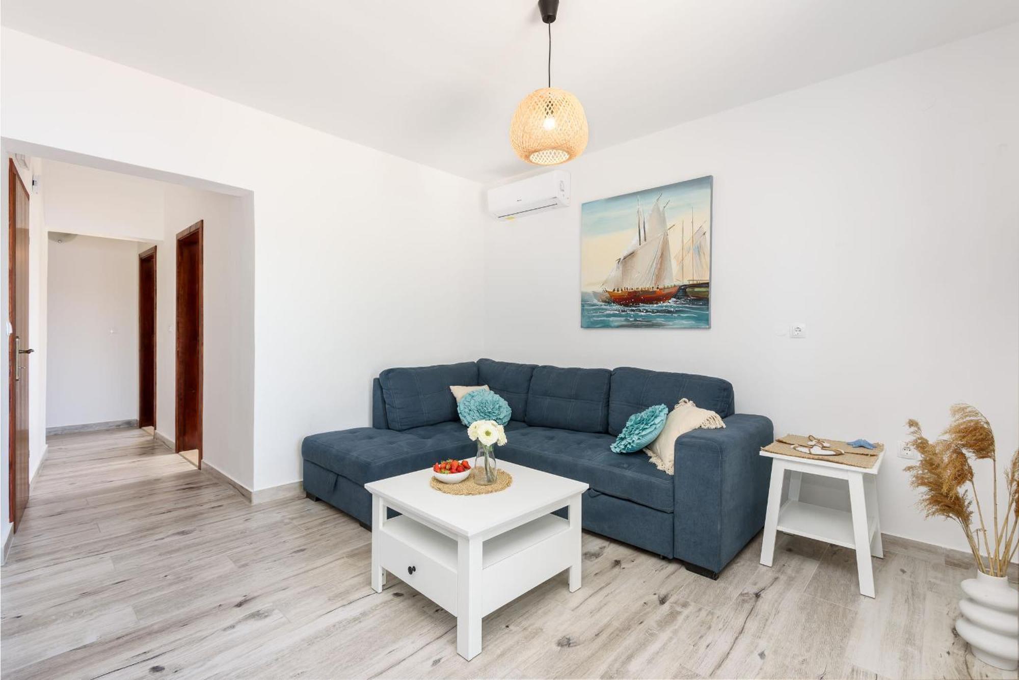 Apartments Morska Vila Komarna Extérieur photo